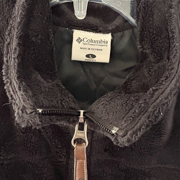 Columbia Faux Fur Black Vest
Women's Size Large Lined Jacket - Picture 2 of 5